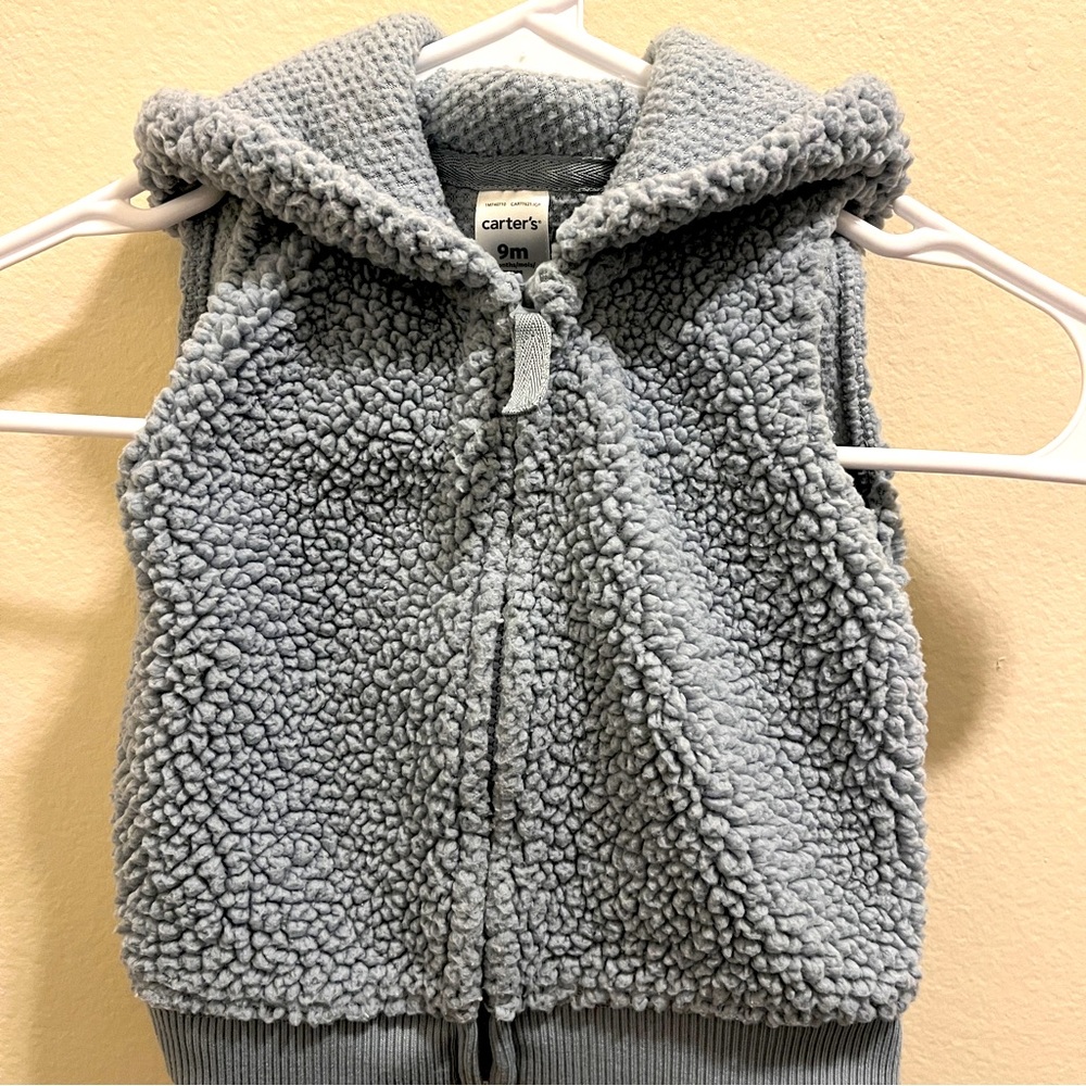 Carter’s  Hoodie Vest  jacket for babies Size 9M  9/10 condition